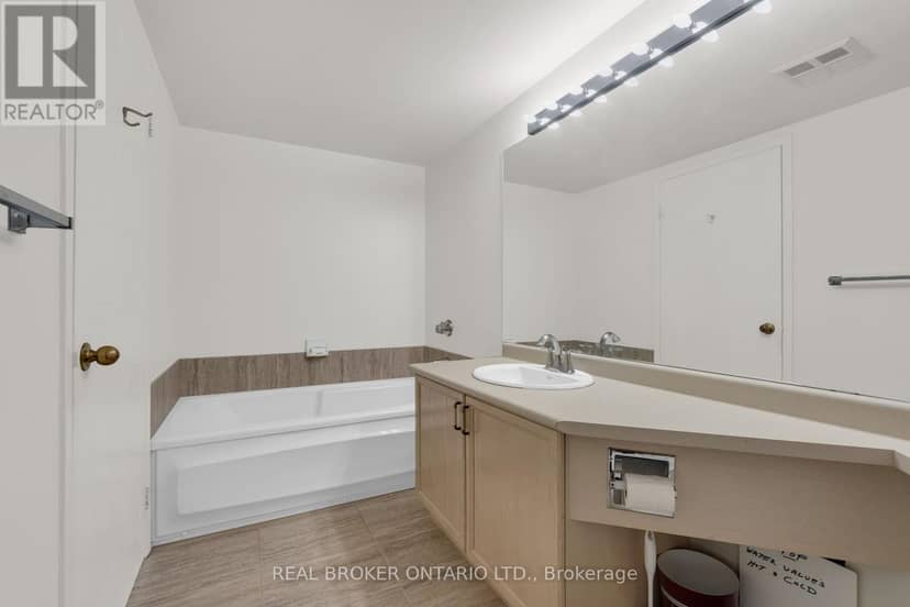 903 - 65 Ellen Street — photo 22 of 40