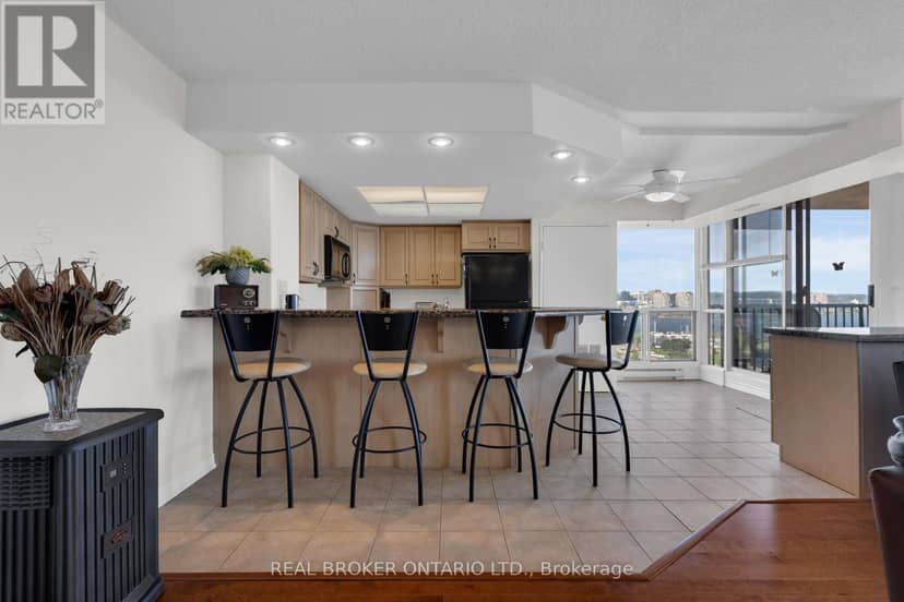 903 - 65 Ellen Street — photo 6 of 40
