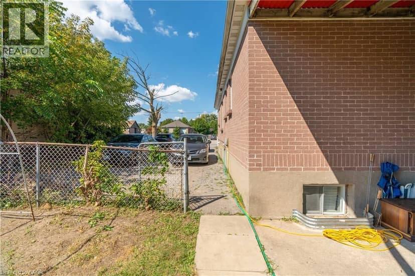 1519 HOWLAND Avenue — photo 33 of 40