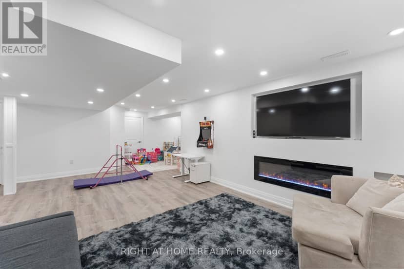 42 Alistair Crescent — photo 40 of 40