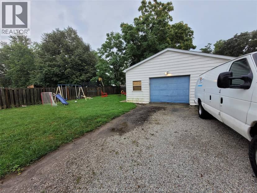 48 Wilson AVENUE — photo 3 of 4