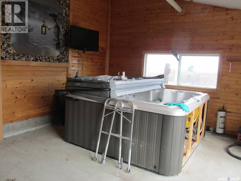 Choiceland acreage — photo 14 of 40