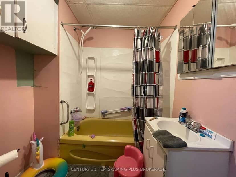 49 Cobalt Street — photo 10 of 27