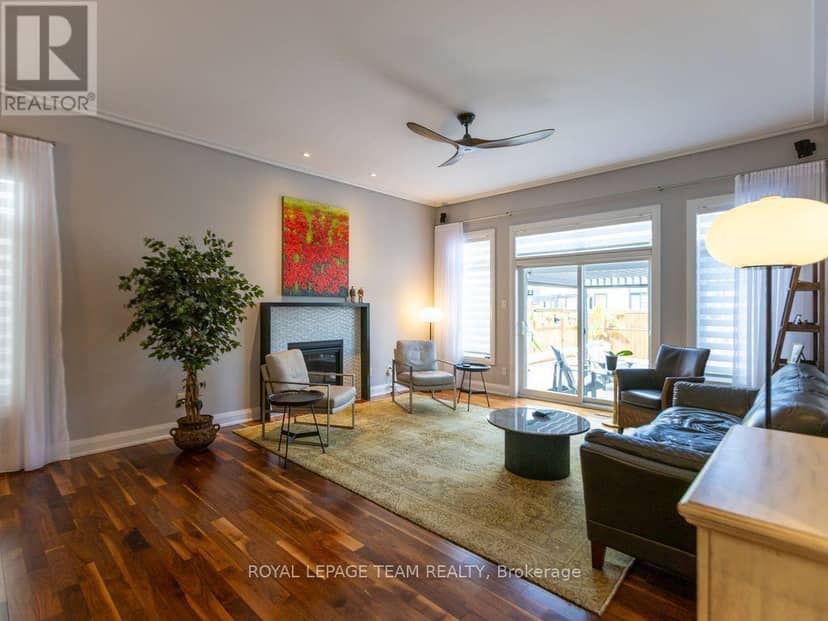 729 Carnelian Crescent — photo 15 of 38
