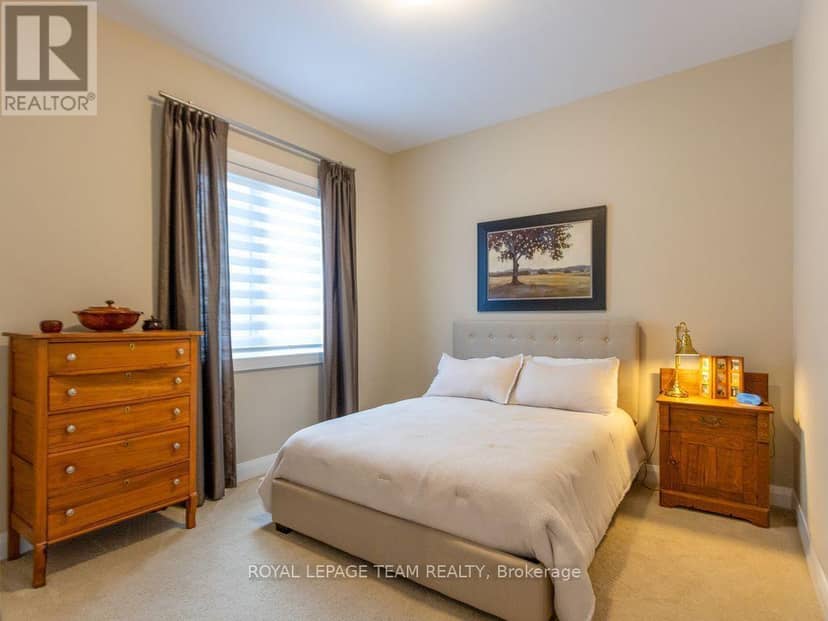 729 Carnelian Crescent — photo 18 of 38