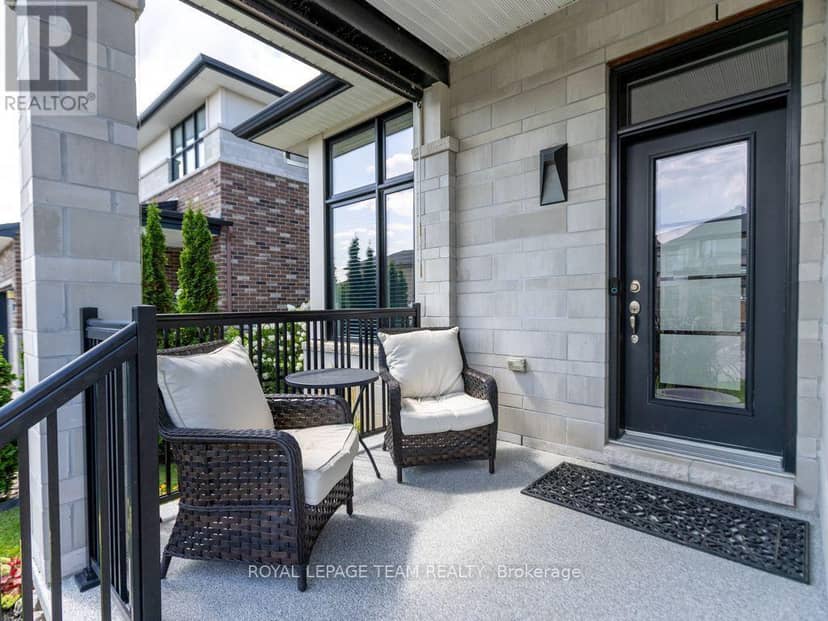 729 Carnelian Crescent — photo 3 of 38