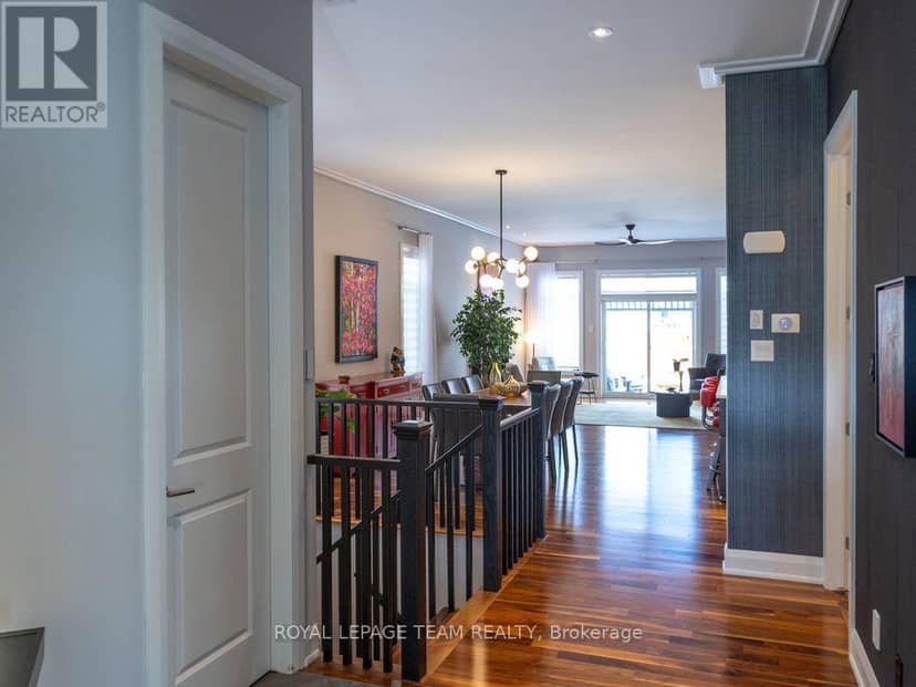 729 Carnelian Crescent — photo 4 of 38