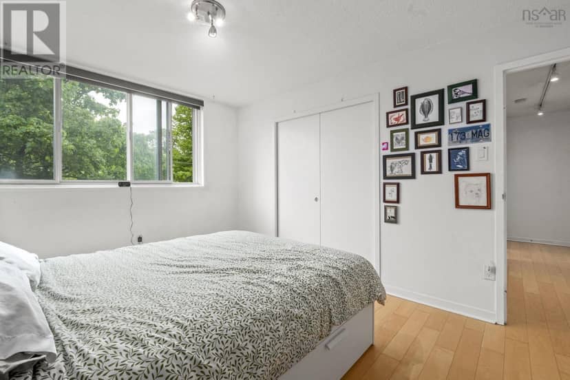 404 990 McLean Street — photo 14 of 22