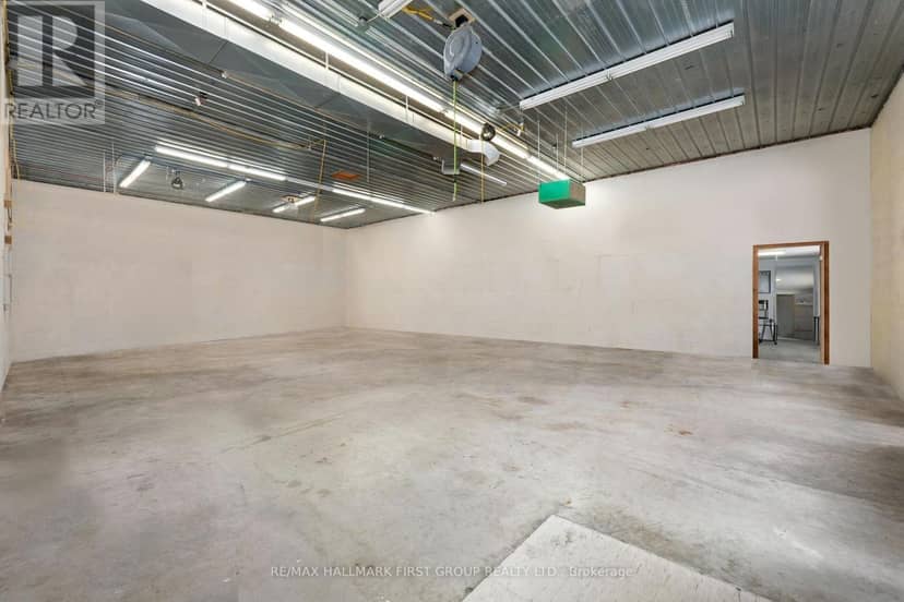3311 Burnham Street N — photo 37 of 40