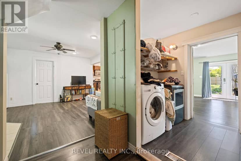 54 Chestnut Street E — photo 18 of 40