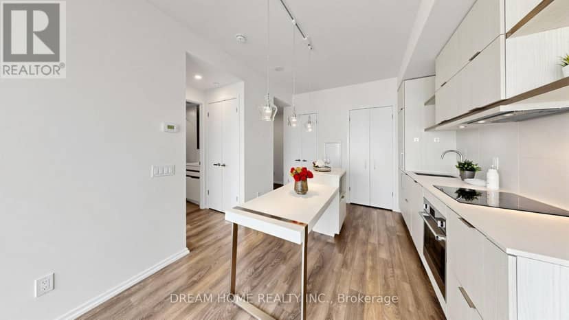 1701 - 197 Yonge St Street — photo 13 of 40