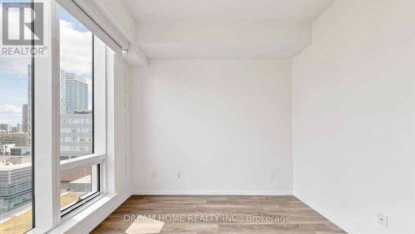 1701 - 197 Yonge St Street — photo 24 of 40