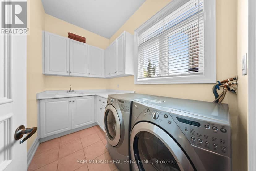 950 Fredonia Drive — photo 21 of 40