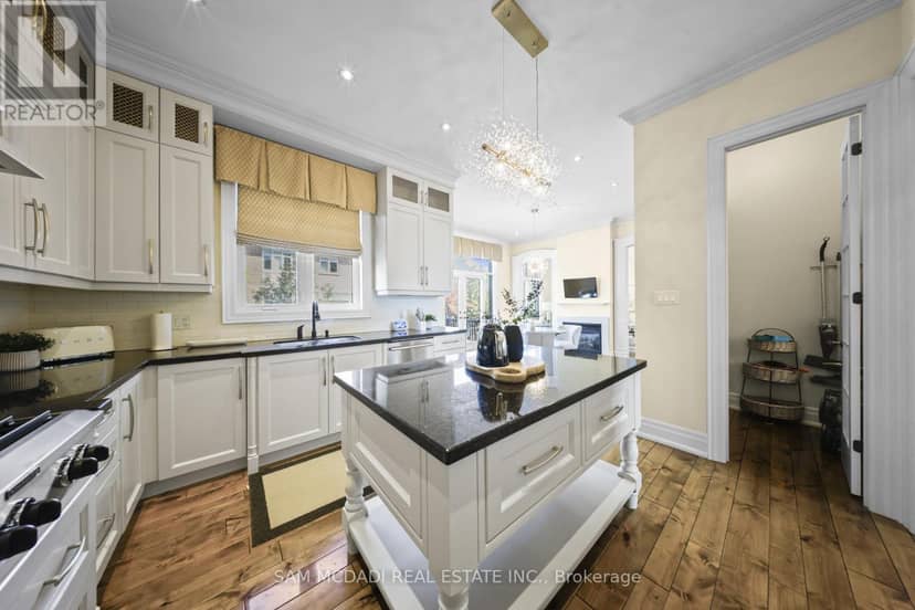 950 Fredonia Drive — photo 12 of 40
