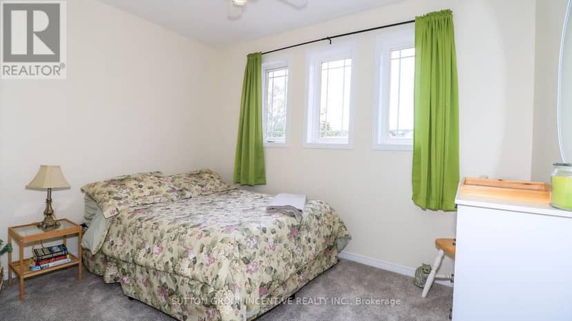 152 Julia Crescent — photo 10 of 22