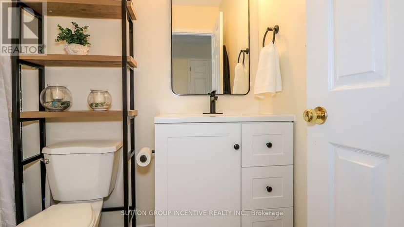 152 Julia Crescent — photo 12 of 22