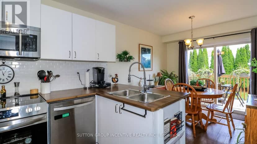 152 Julia Crescent — photo 9 of 22
