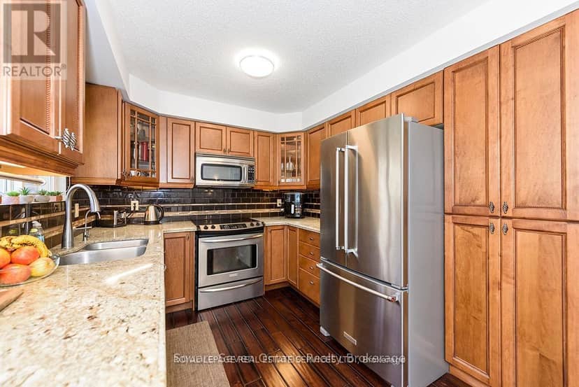 635 Commonwealth Crescent — photo 15 of 37