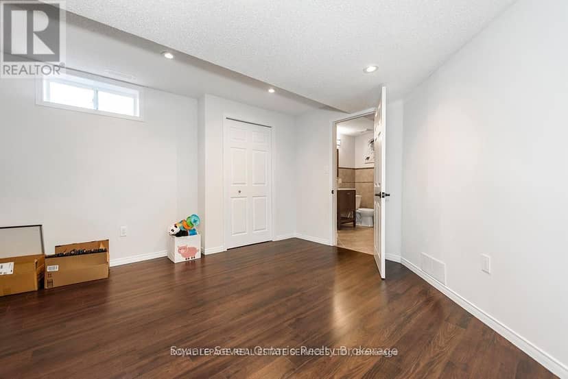 635 Commonwealth Crescent — photo 34 of 37