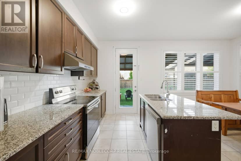 15 Gould Crescent — photo 17 of 40