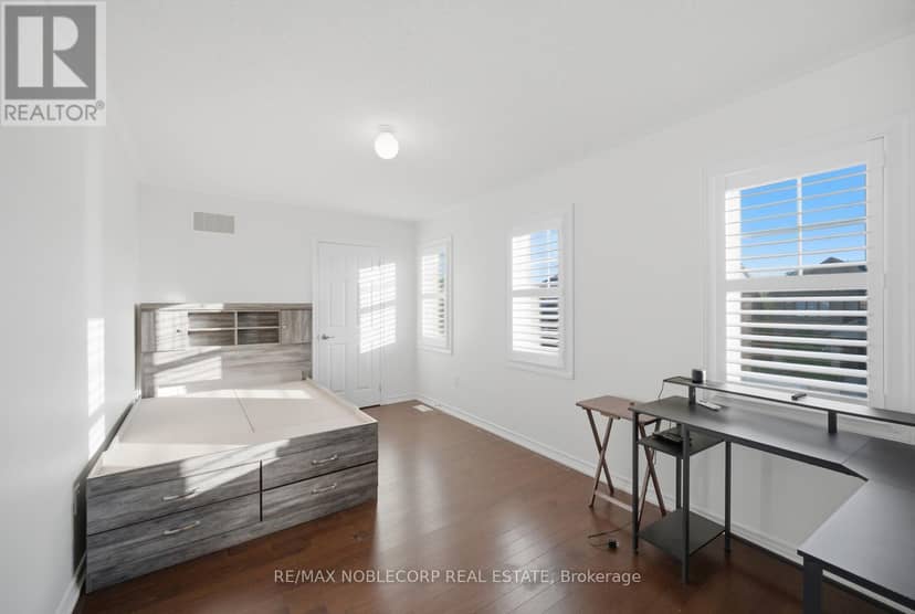 15 Gould Crescent — photo 31 of 40