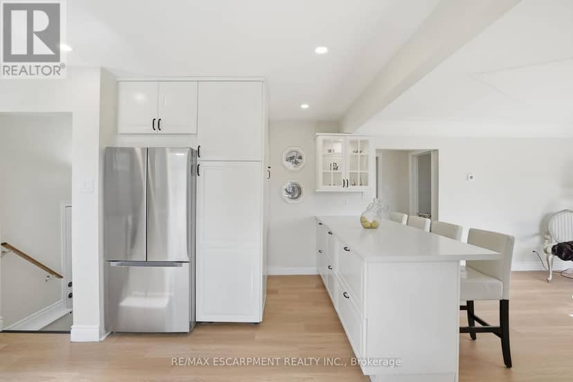 894 Garth Street — photo 12 of 39