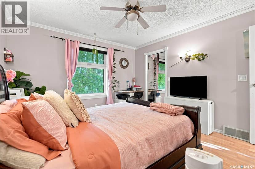 1423 Junor AVENUE — photo 15 of 31