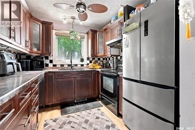 1423 Junor AVENUE — photo 9 of 31