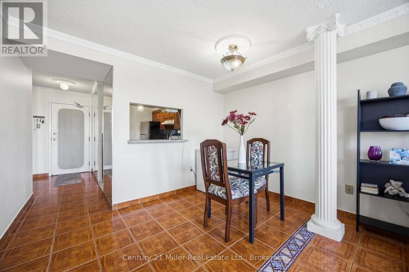 411 - 3845 Lake Shore Boulevard W — photo 11 of 33