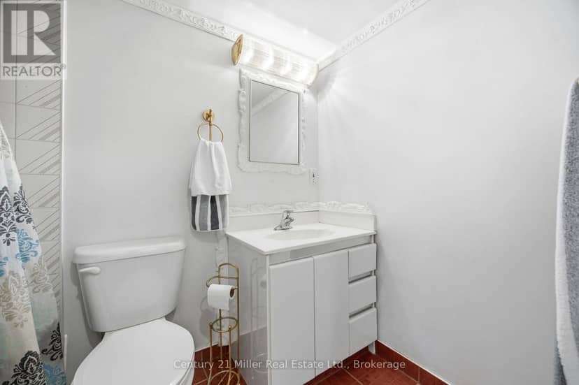 411 - 3845 Lake Shore Boulevard W — photo 15 of 33