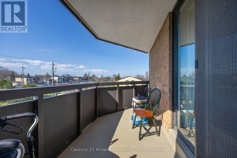 411 - 3845 Lake Shore Boulevard W — photo 22 of 33