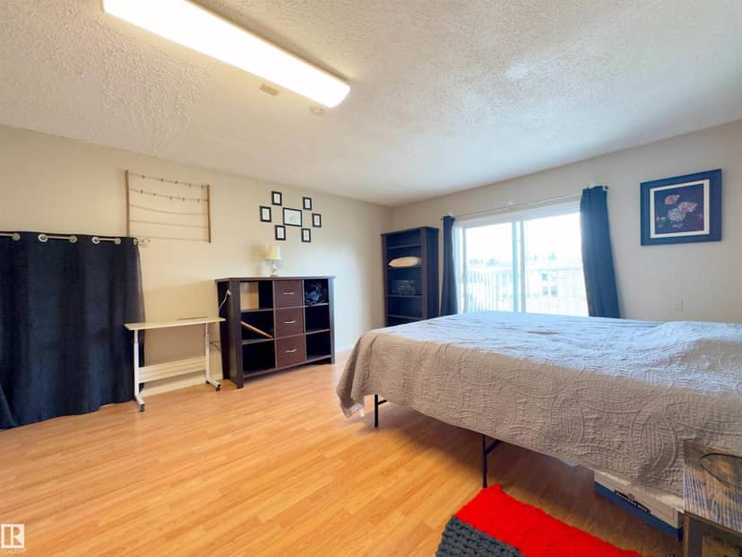 4844 47 AV — photo 17 of 39
