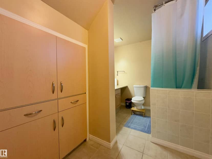 4844 47 AV — photo 30 of 39