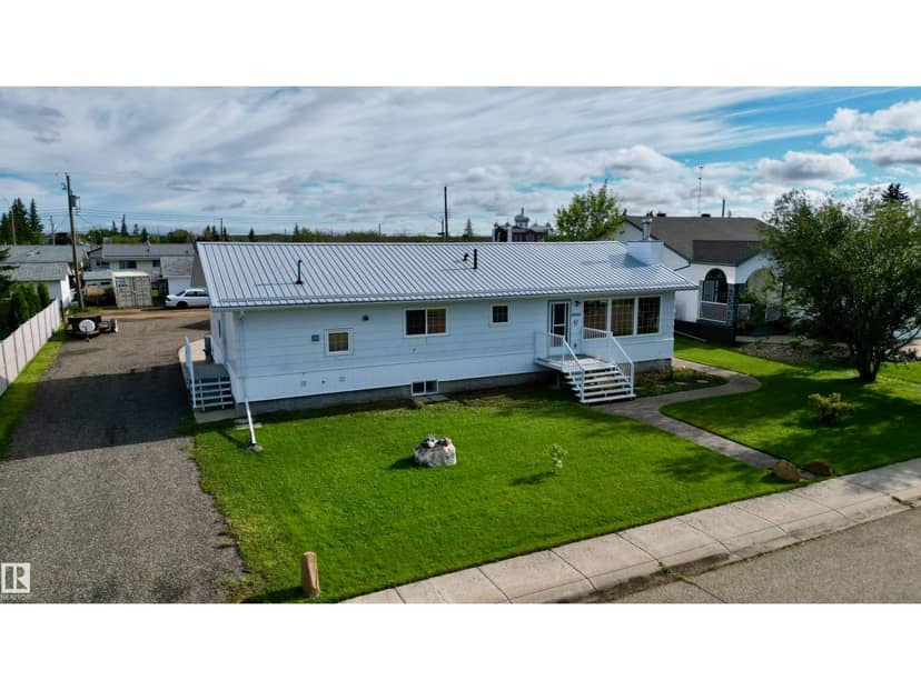 4844 47 AV — photo 34 of 39