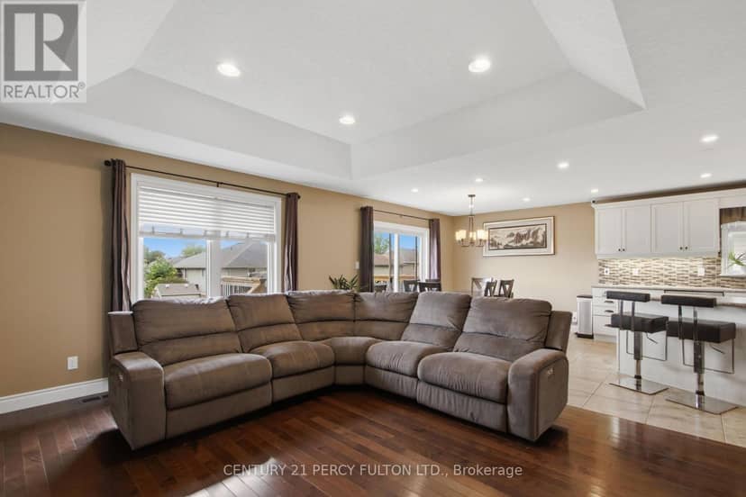 28 Freedom Crescent — photo 15 of 34