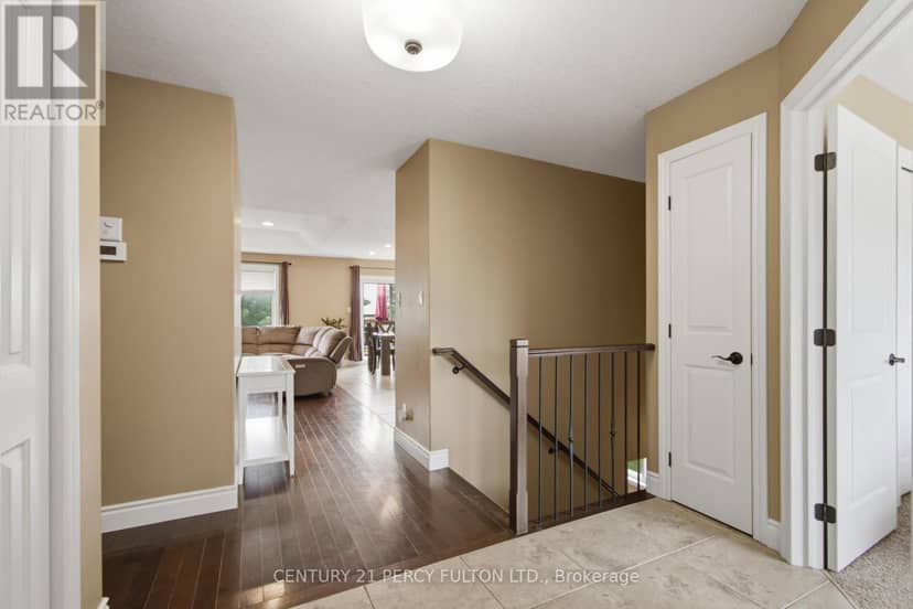 28 Freedom Crescent — photo 6 of 34