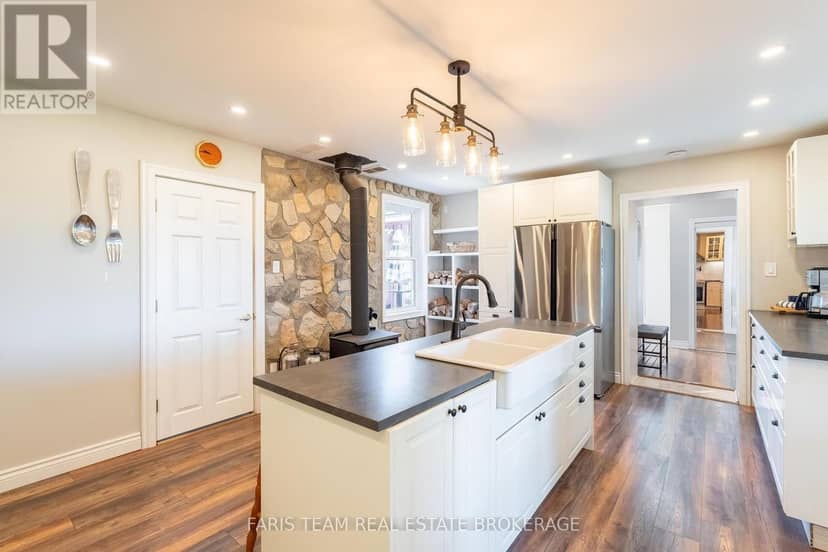 518079 County Road 124 — photo 11 of 40