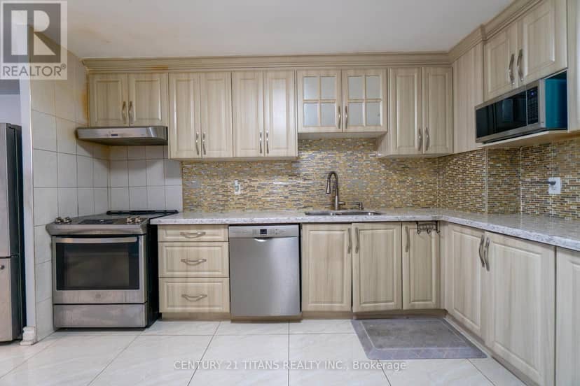 3001 - 3 Massey Square — photo 14 of 21
