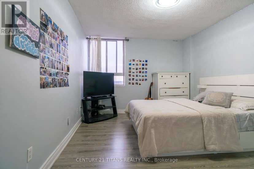 3001 - 3 Massey Square — photo 17 of 21