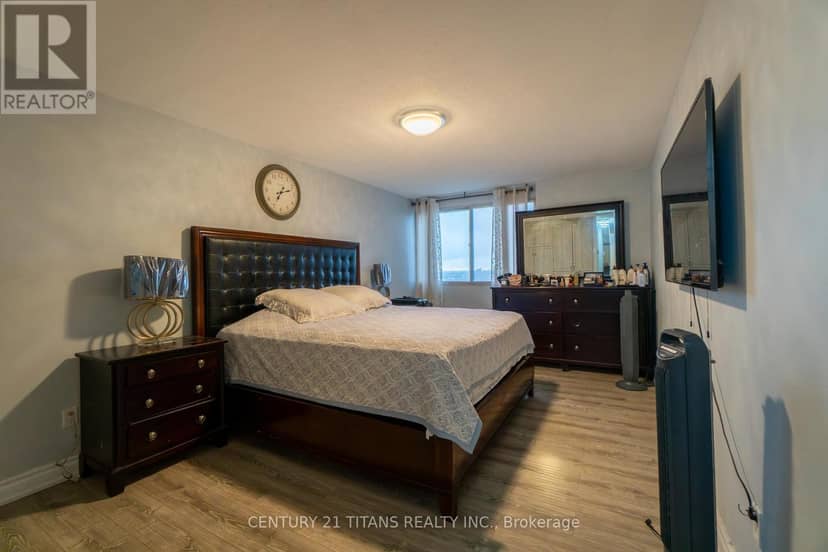 3001 - 3 Massey Square, Toronto, photo 8