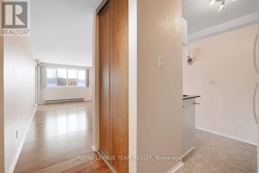 205 - 6532 Bilberry Drive, Ottawa, photo 2
