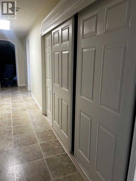 507 Hammond Dr  S — photo 11 of 29