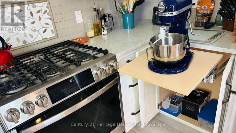 621 Parkdale Avenue — photo 8 of 40