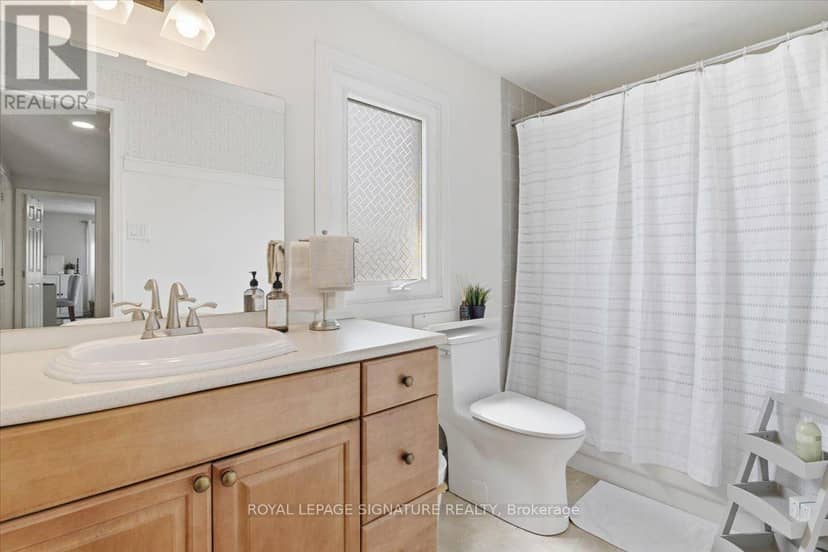 50 Lumsden Crescent — photo 19 of 40