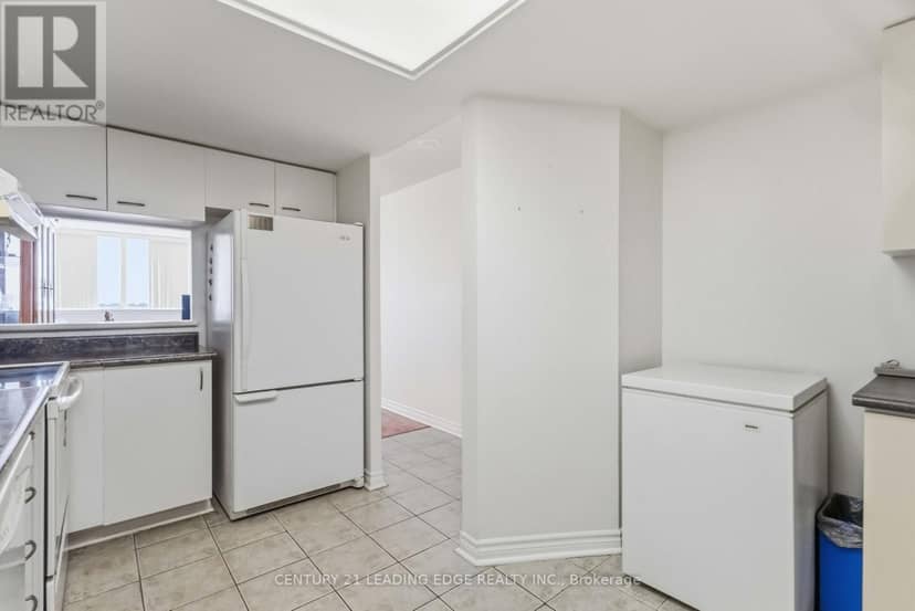 #804 - 2466 Eglinton Avenue E — photo 26 of 40