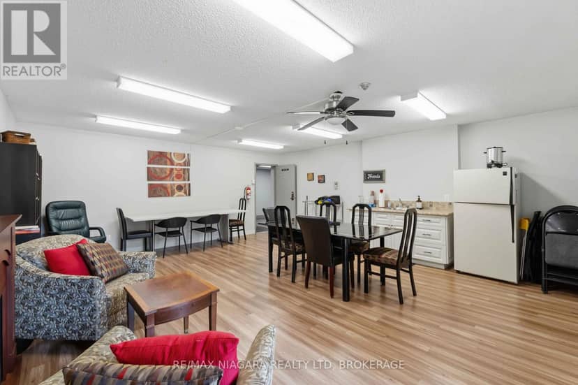 313 - 4209 Hixon Street — photo 24 of 30