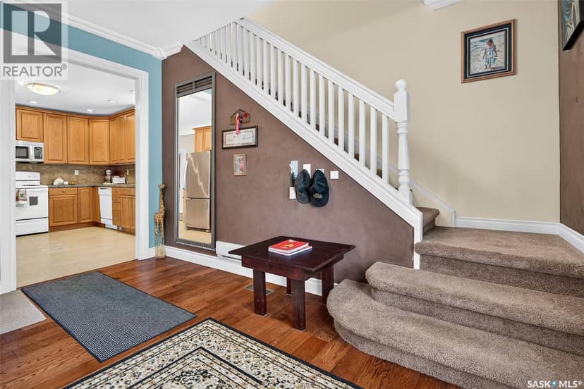 1129 1st AVENUE NE — photo 9 of 40