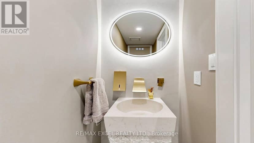 46 Venice Crescent — photo 16 of 36