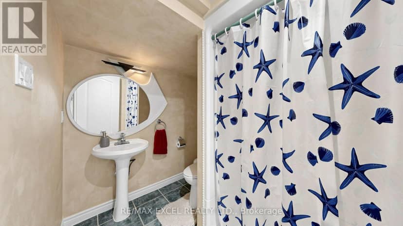 46 Venice Crescent — photo 32 of 36