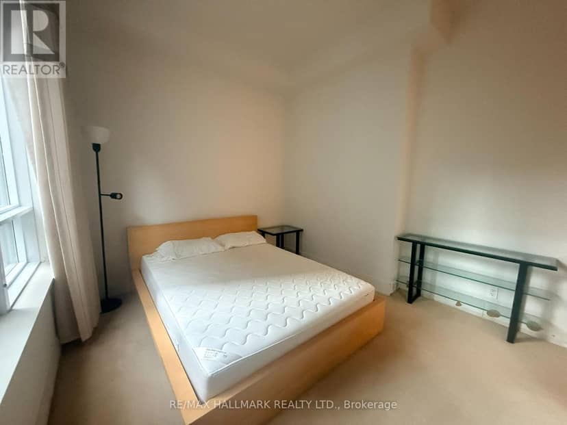 803 - 21 Balmuto Street — photo 10 of 13